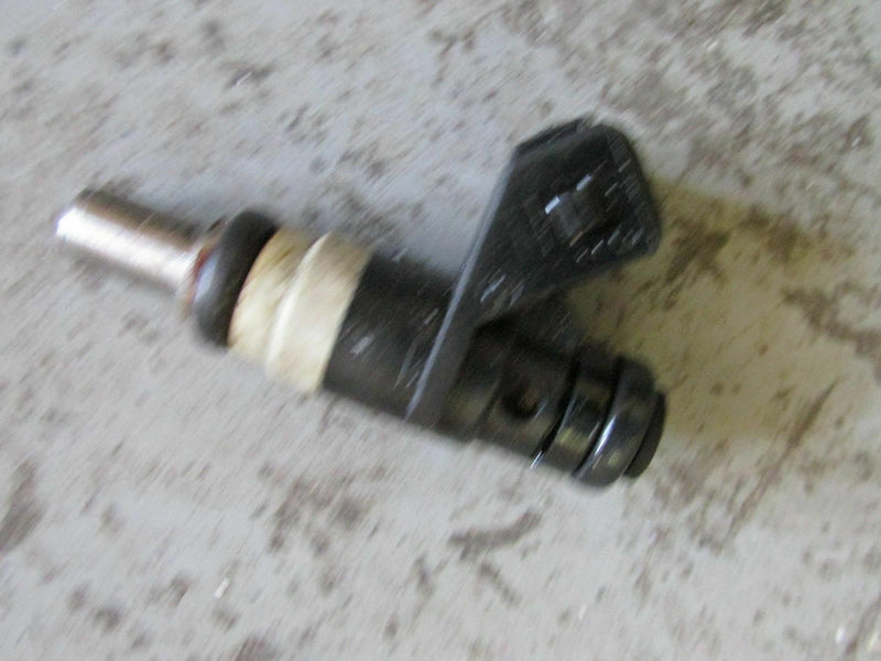 Mercury outboard 275 hp 2.6L Verado fuel injector 892811-001