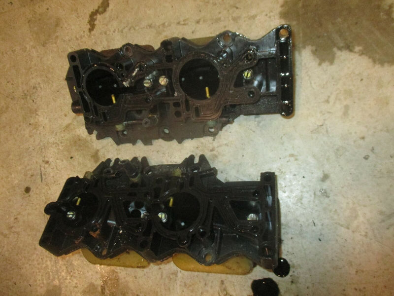 Evinrude 115hp 2 stroke outboard intake manifold with reeds (439168)