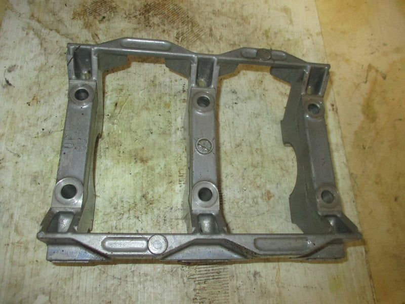 Yamaha 150hp 4 stroke outboard crankshaft holder