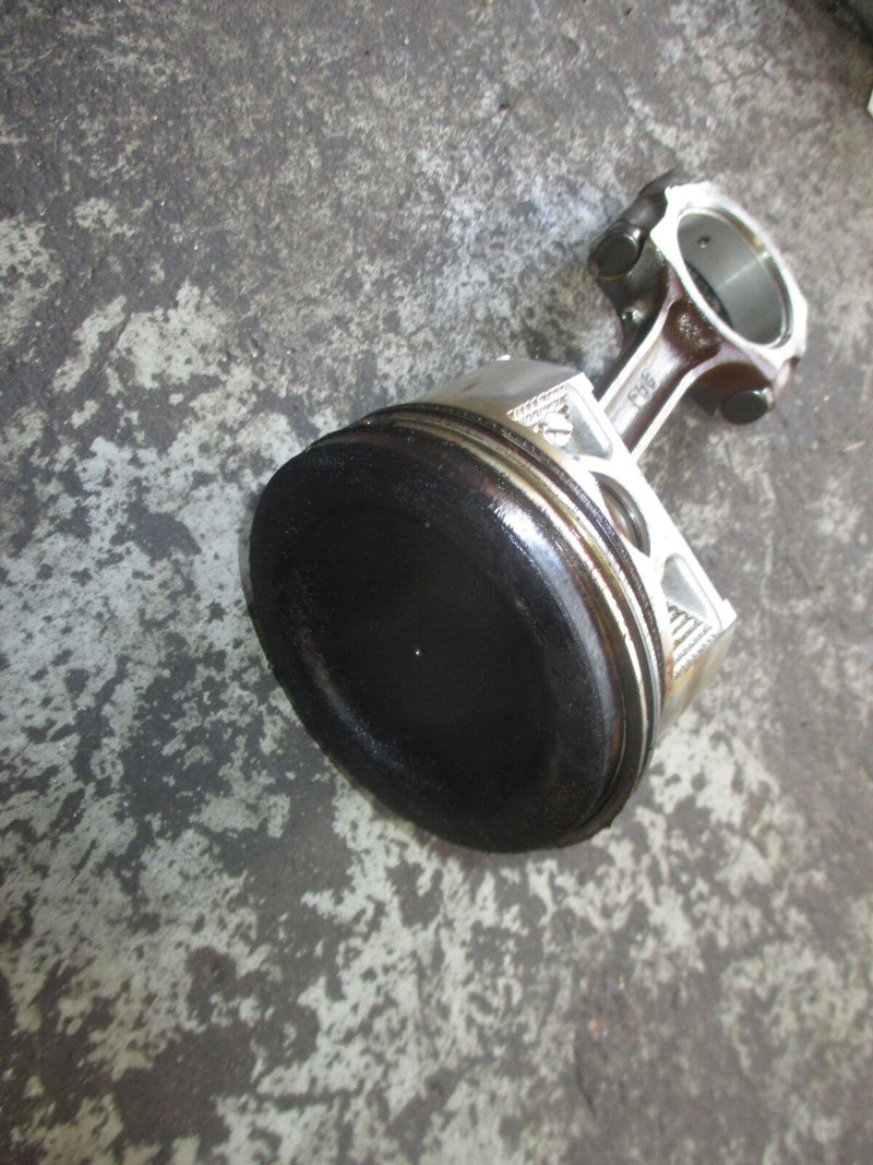Suzuki DF115 115 hp outboard piston and connecting rod (12111-90J01)
