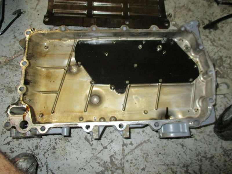 2004 Yamaha 4 stroke F225TURC outboard crankcase cover