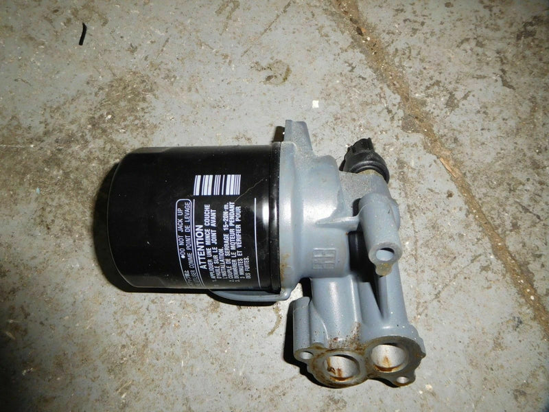 2004 Yamaha 225hp outboard 4 stroke oil filter connector