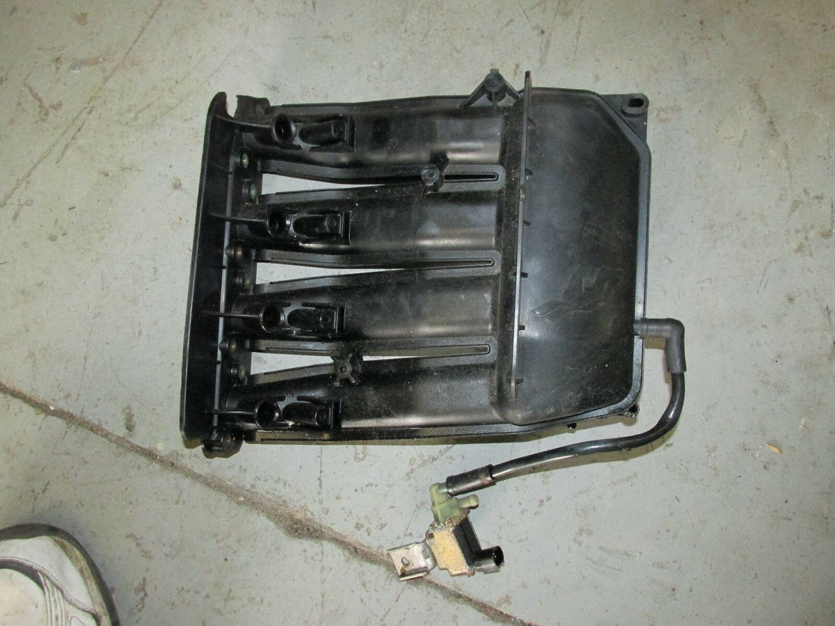 Mercury Outboard 2005 4 stroke EFI 60 hp intake manifold w/ throttle body 877829