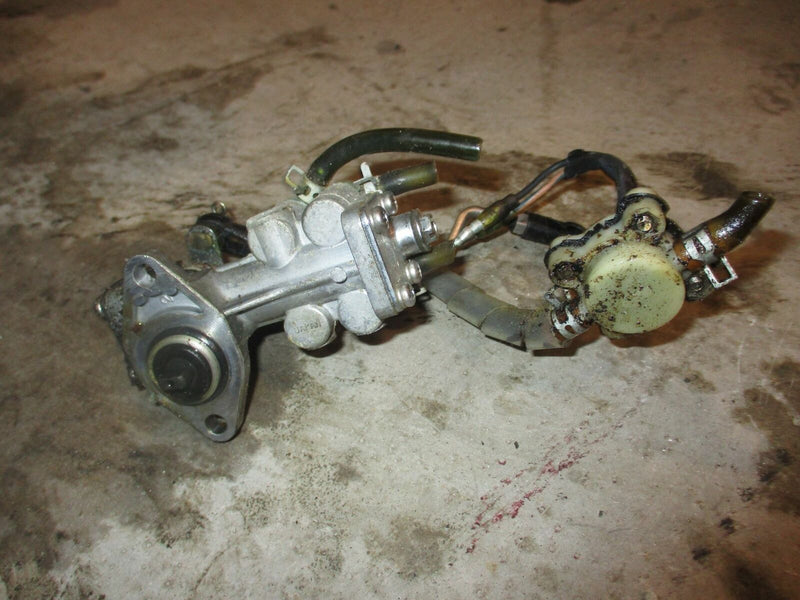 Suzuki DT55 55hp outboard oil pump and sensor (16100-94731)