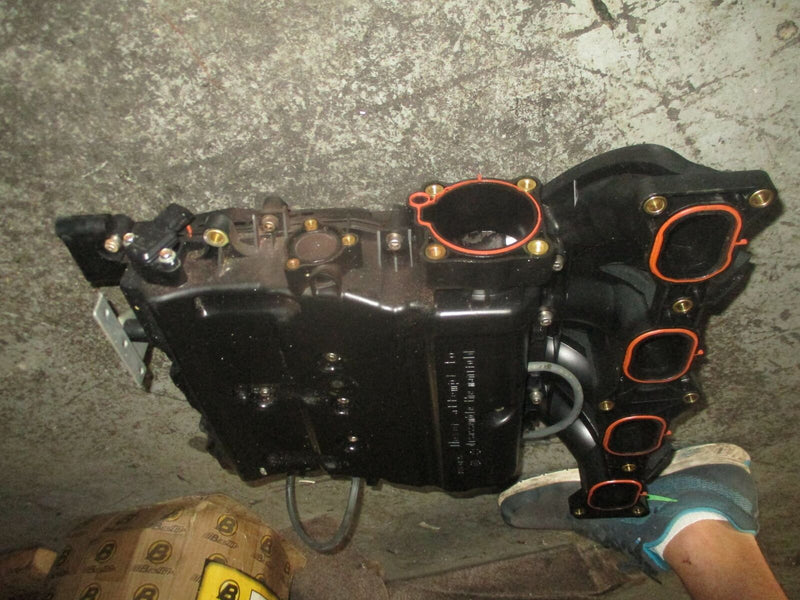 Suzuki DF150 150hp outboard intake manifold (13110-96J00)