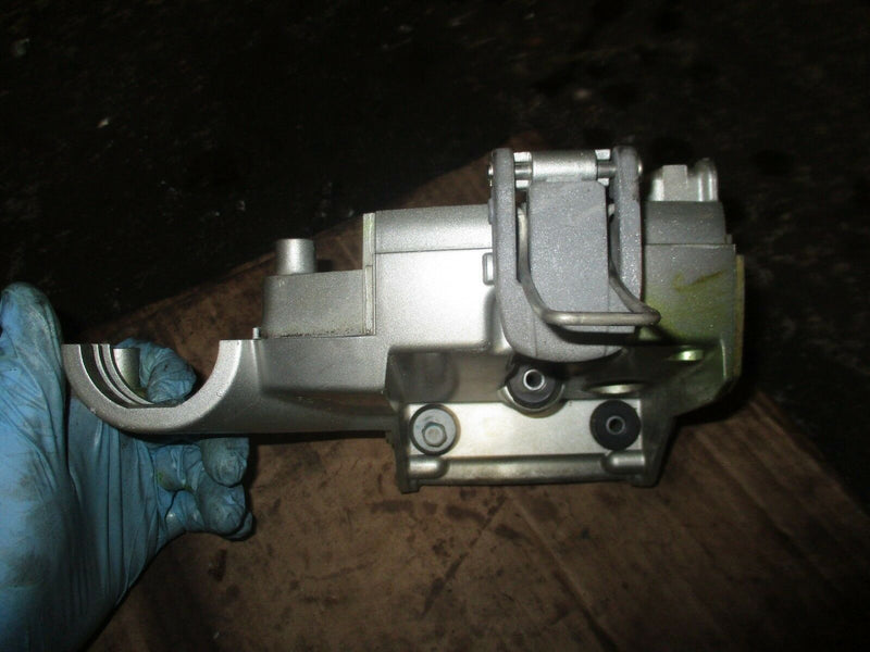2007 Honda BF75A 75hp 4-stroke outboard front casing