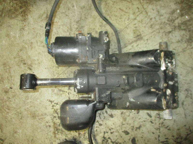 Suzuki DF70 70hp outboard tilt trim unit