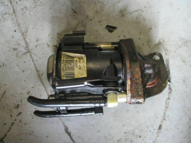 2000 Evinrude Ficht 225hp outboard fuel injector port 5001470