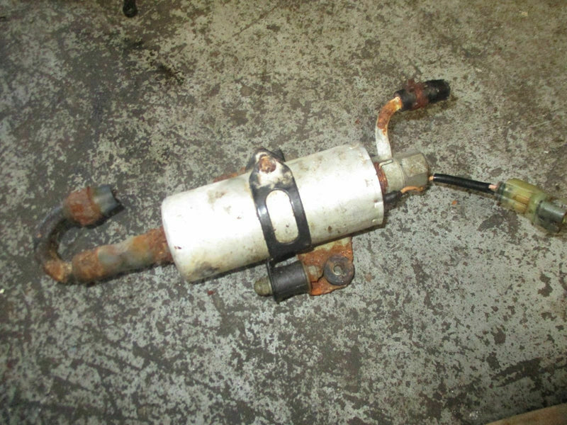 1998 Suzuki outboard DT 225 hp 2-stroke electric fuel pump 15100-92e02