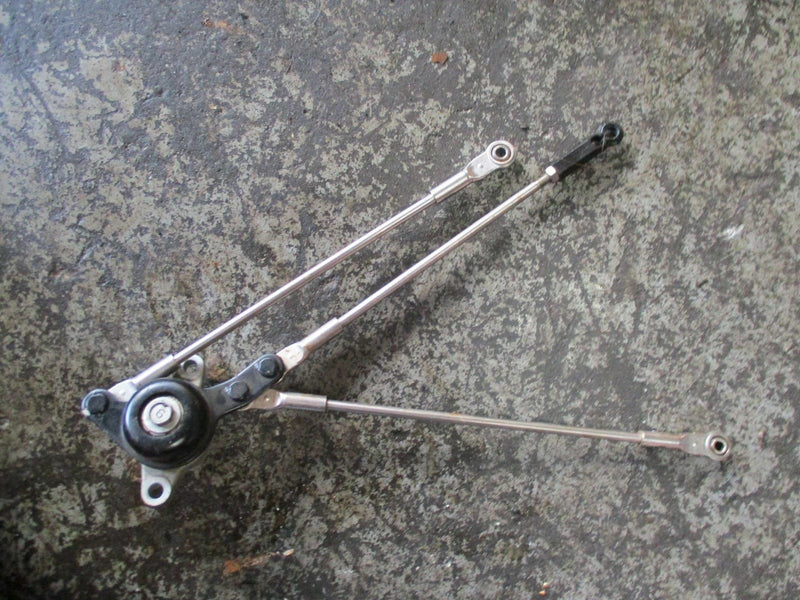 2005 Yamaha outboard F225TXRD 4 stroke 225hp throttle arms
