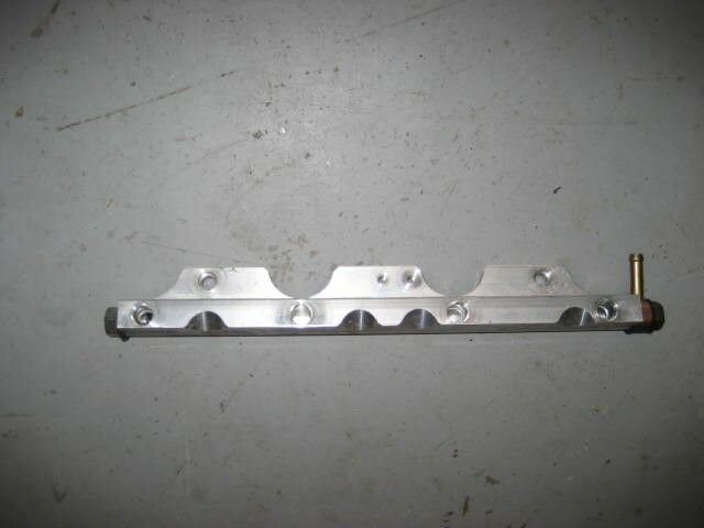 Johnson outboard 140 hp Four Stroke fuel rail pipe delivery 5033537