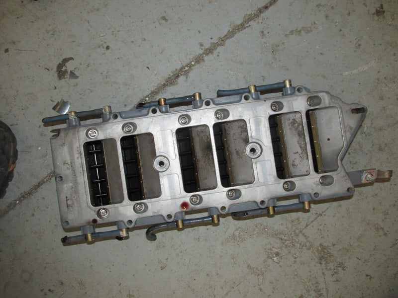 2000 Yamaha outboard Z200TXRY 2 stroke 200hp HPDI intake manifold 65L-13610-01-0