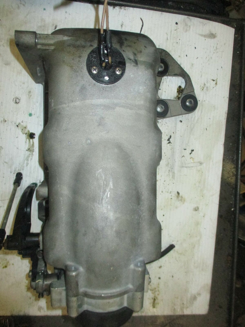 Mercury Optimax 2.5L 135hp outboard air plenum with throttle body (850248A1)