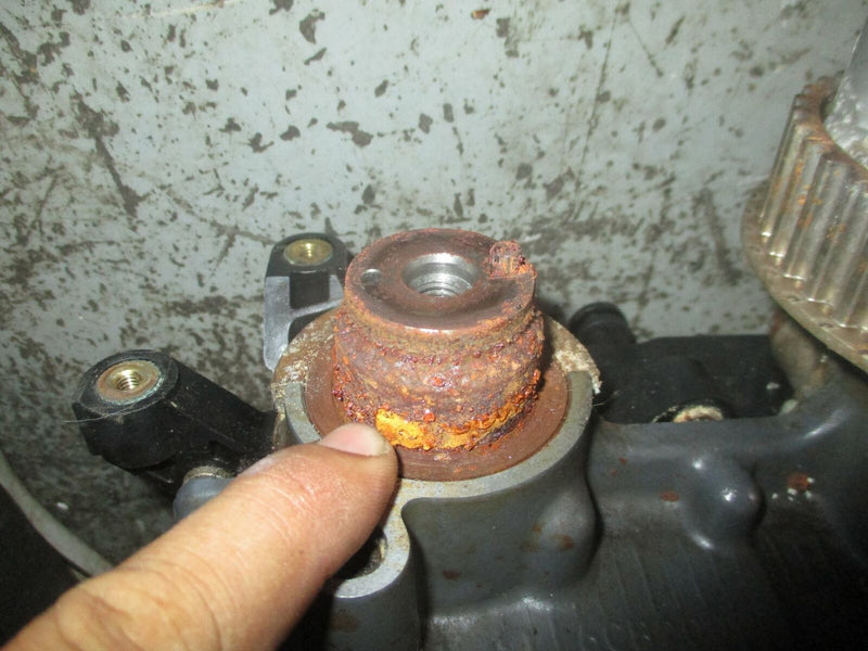 Yamaha 300hp 4 stroke outboard port cylinder head