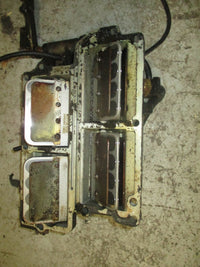 Load image into Gallery viewer, Evinrude 90hp 2 stroke outboard intake manifold with reeds (331833)
