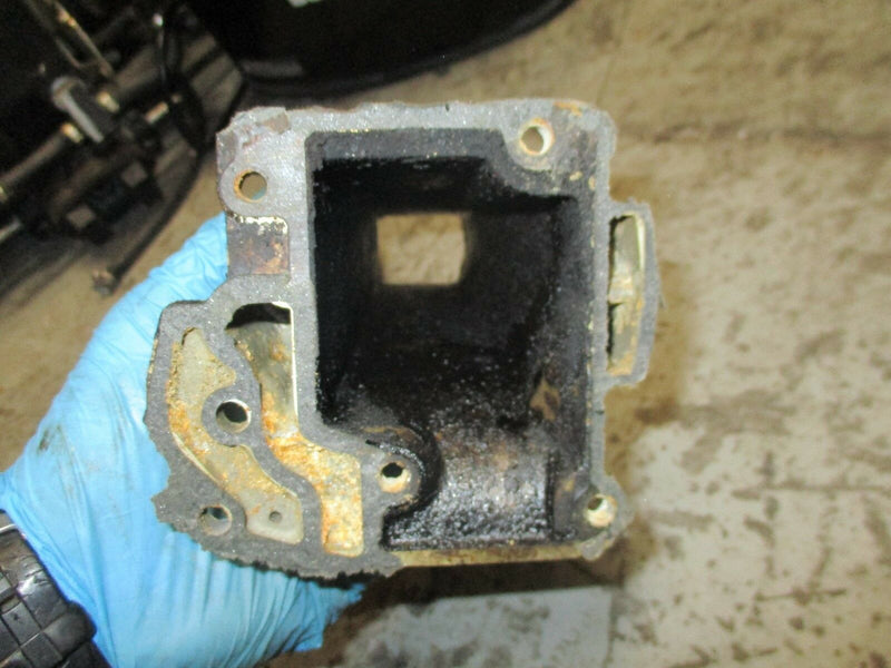1996 Johnson outboard 30hp 2-stroke exhaust manifold