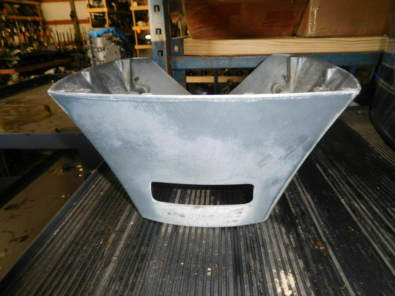 1995 Yamaha outboard 225 hp V-X saltwater series carbureted 2-stroke Apron