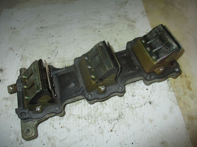 Yamaha 75hp 2 stroke outboard intake manifold with reeds (692-13610-00)