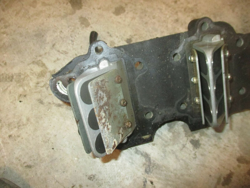 1986 Evinrude 70hp 2-Stroke Outboard Intake Manifold w/Reeds 323689