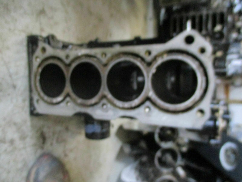 1999 Johnson Evinrude 70 hp 4 stroke outboard Crankcase block