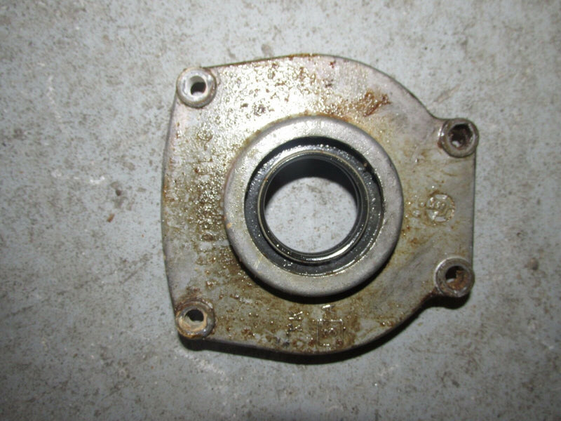 2006 Mercury outboard 150hp 150XL Optimax lower crank seal carrier 1156-6311-C