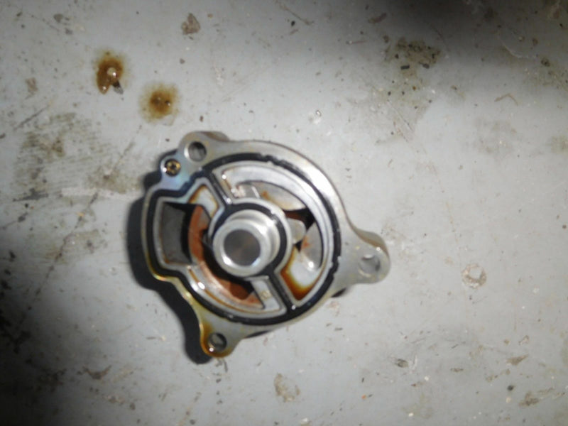 2006 Suzuki outboard DF140hp 14001F-682607 Oil Pump 16400-90j00