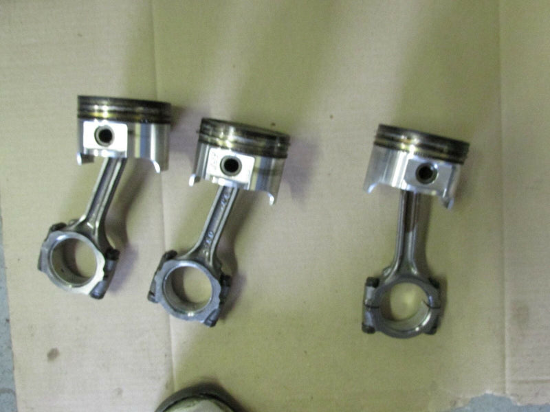 1998 Suzuki Outboard DF 60 70hp four stroke piston connecting rod 12111-99E01