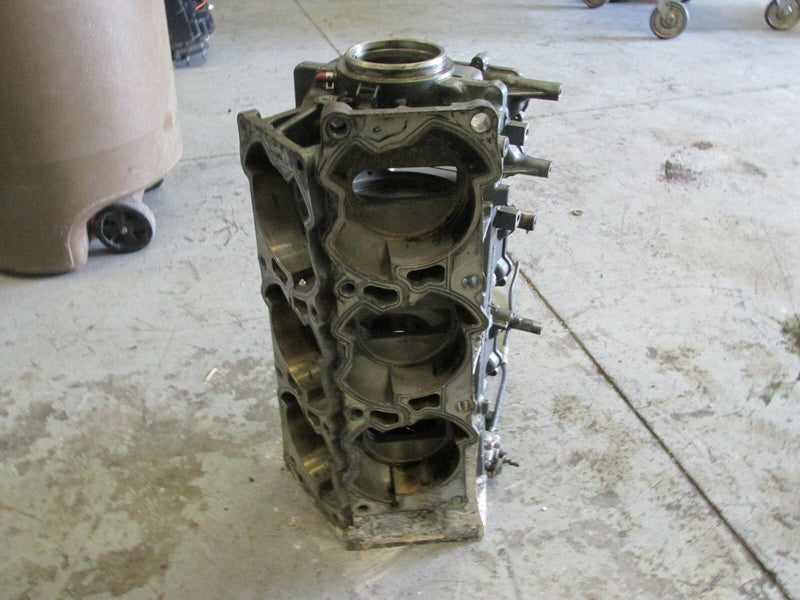 1994 Suzuki Outboard DT 200 two stroke crankcase block 11300-87D68-OED