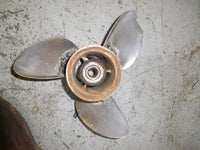 Load image into Gallery viewer, 1982 Evinrude 70hp E70ELCNB Painted steel propeller 13 3/8x15p 389948

