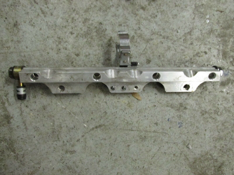 2004 Johnson outboard 140hp 4-stroke fuel rail 5033537