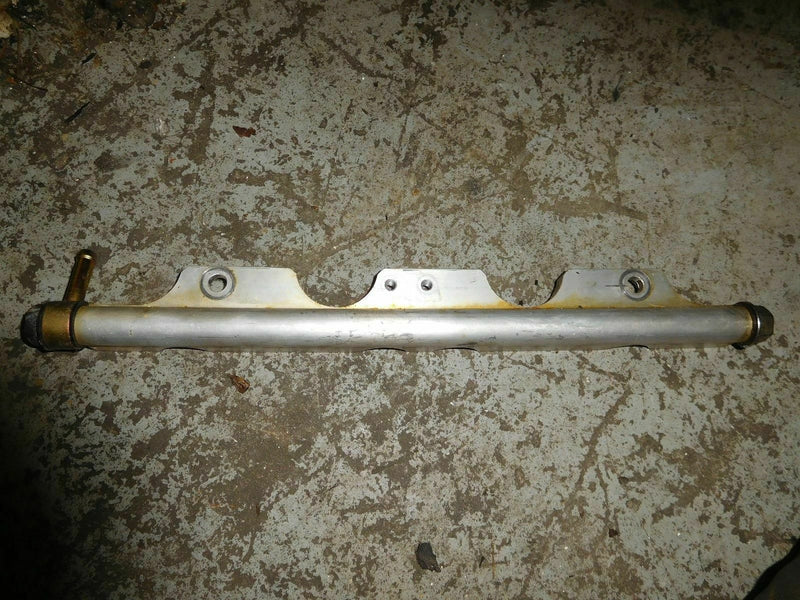 2004 johnson 90hp J90PL4SR 4 stroke fuel rail 5033537