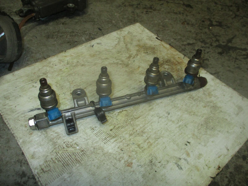 Suzuki DF70 70hp outboard fuel rail with injector set (15751-99E00)