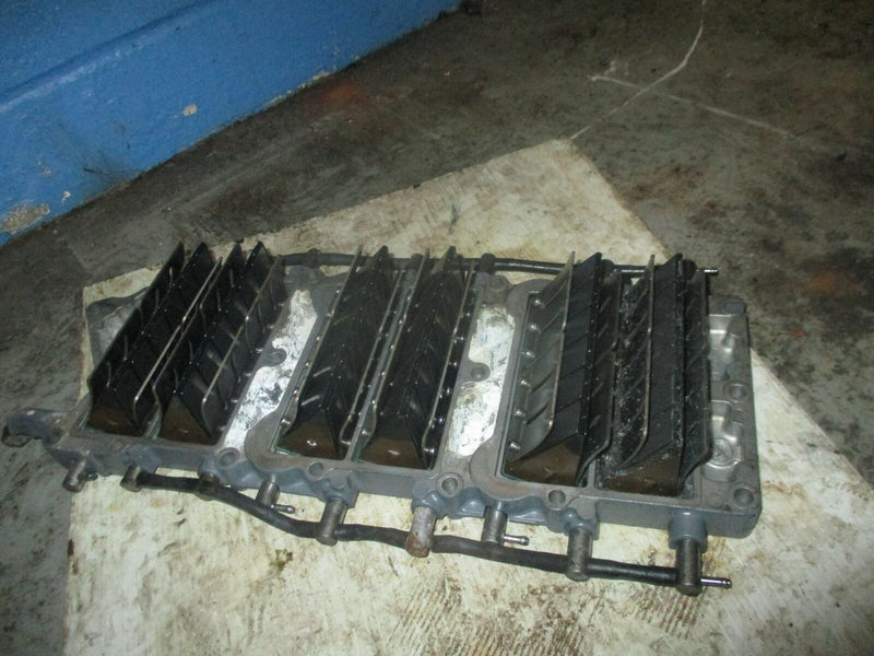 Yamaha HPDI 250hp outboard intake manifold with reed valves (60V-13624-00-1S)
