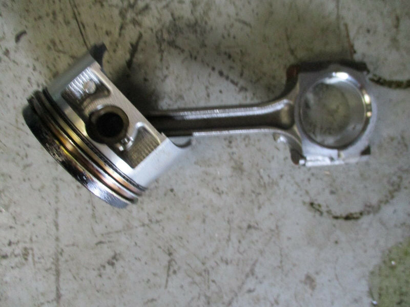 2002 Suzuki outboard DF115 4 stroke 115hp piston and connecting rods 12111-90j01