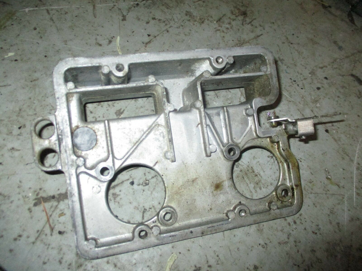 1990 Yamaha 40hp 2-stroke outboard intake manifold bracket