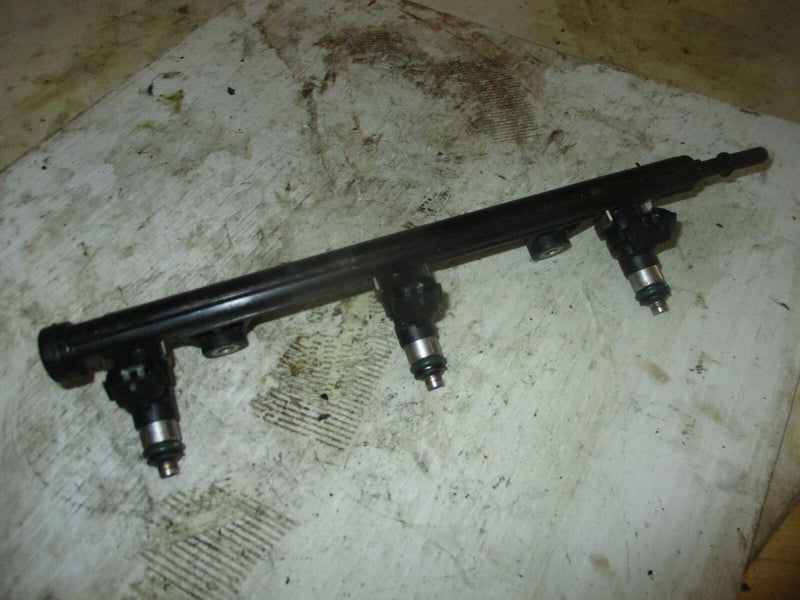 Yamaha 300hp 4 stroke outboard fuel rail with injector set (6AW-13761-00)