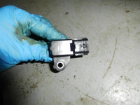 Load image into Gallery viewer, 2008 Yamaha outboard 350 hp V8 4 stroke Pressure sensor 6P2-82380-00-00
