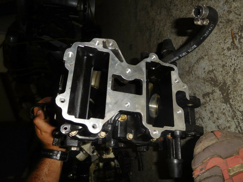 2005 Johnson 40hp 2-stroke outboard crankcase block