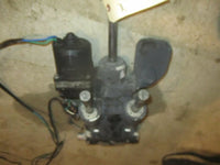 Load image into Gallery viewer, 2004 Evinrude Ficht E250FPXSRM Outboard Tilt Trim Unit (Bottom pinion cut)
