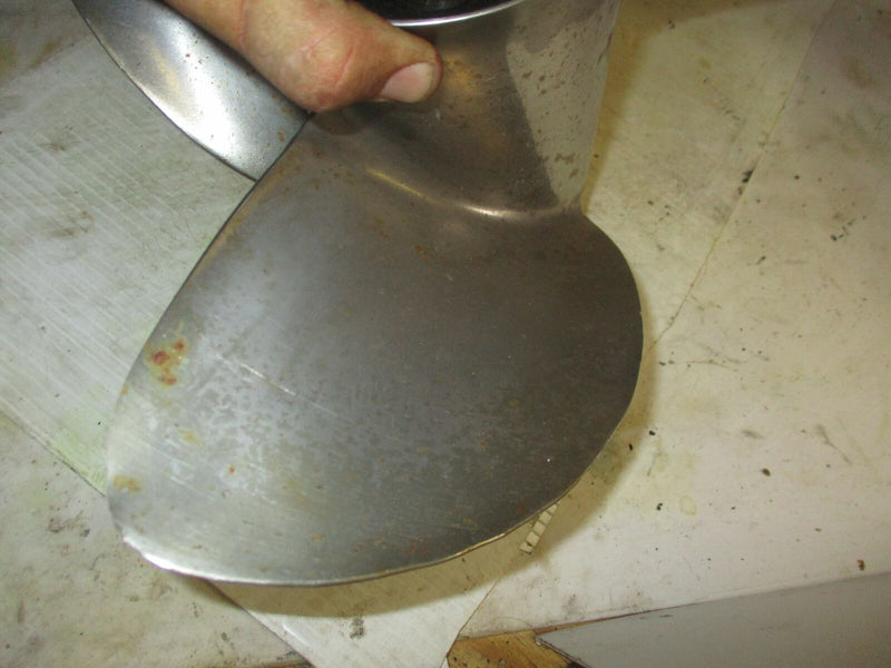 Yamaha 225- 250 hp outboard counter rotating propeller 15 1/4 by 17