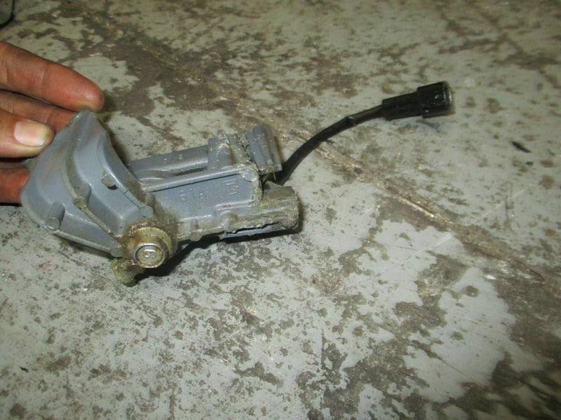 2000 Yamaha outboard 250hp OX66 neutral switch and bracket