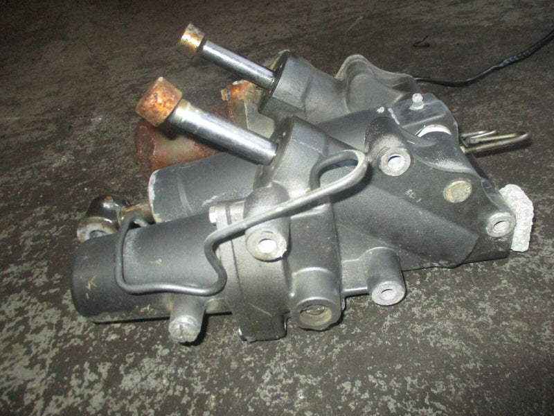 Suzuki DT225 225hp 2 stroke outboard tilt trim unit