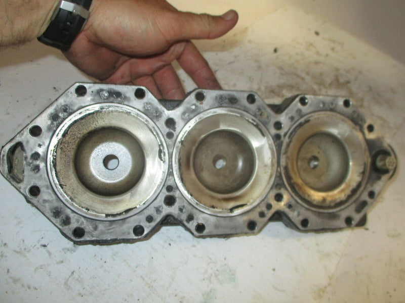 Evinrude Ocean Pro 150hp outboard cylinder head (338311)