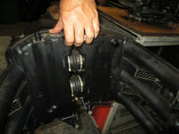 Load image into Gallery viewer, 2004 Yamaha 4 stroke F225TURC outboard Intake silencer set 69j-14440 69j-1444F
