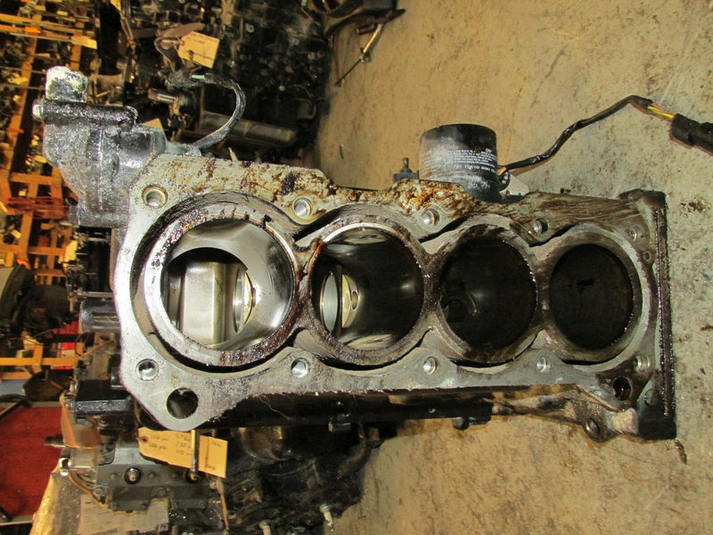 2002 Suzuki outboard DF70 4 stroke 07001F-251942 crankcase block 11300-99E05-019