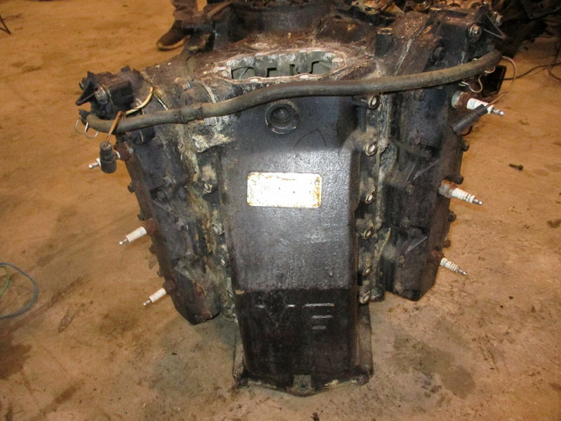 Johnson OceanRunner 200hp outboard crankcase powerhead FOR PARTS