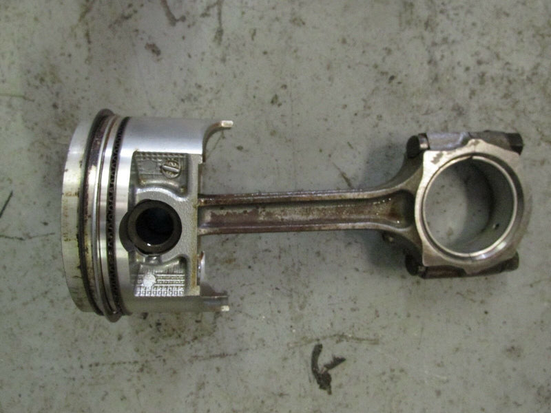 2004 Johnson outboard J90PL4SR 90hp 4 stroke piston and rod 5033653