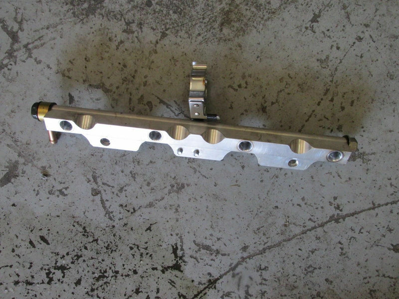 2002 Suzuki Outboard DF140 hp fuel rail 15751-90J02