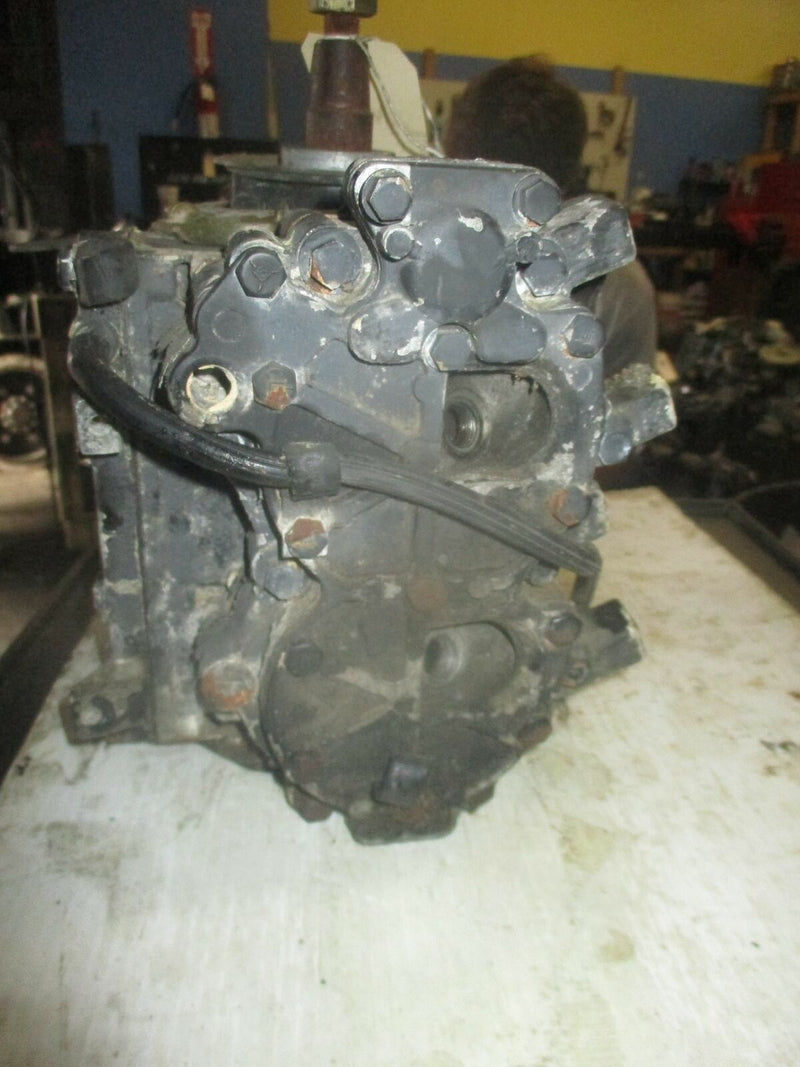 1987 Johnson 30hp 2 stroke outboard crankcase powerhead