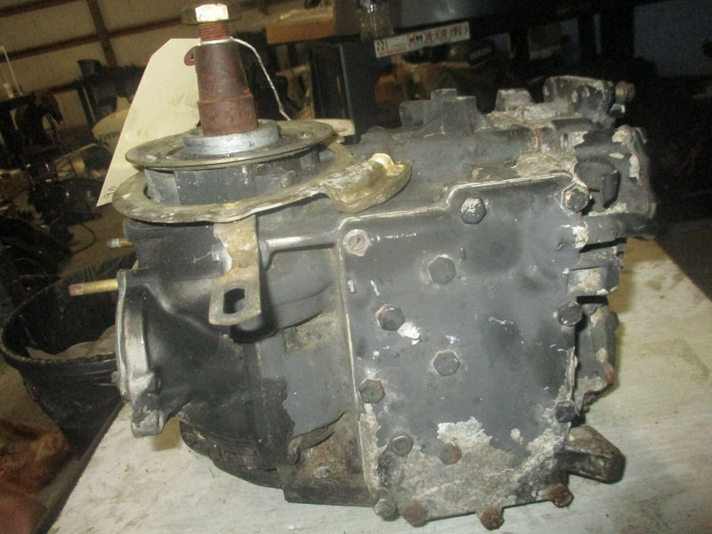 1987 Johnson 30hp 2 stroke outboard crankcase powerhead